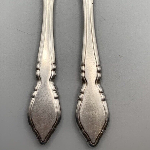 8 pc. Oneida CLASSIC MOOD DEAUVILLE PRESCOTT Flatware Stainless 2 Table Settings - Picture 9 of 12